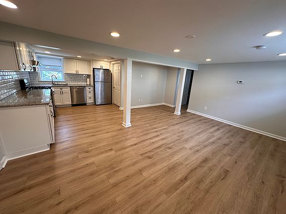 2nd image of 121 Ridge St Floor 2