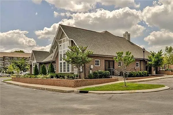 1 bed, 866 sqft, $1,700 — Photo 1