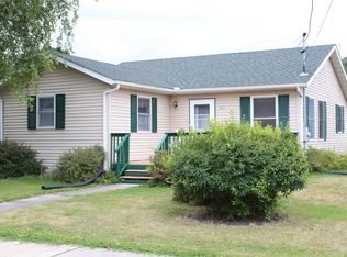 807 River St, Decorah, IA 52101