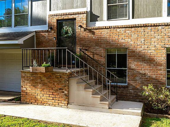 4th image of 2023 Lake Creek Dr