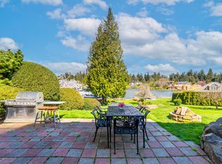 7940 NE 32nd St, Medina, WA 98039