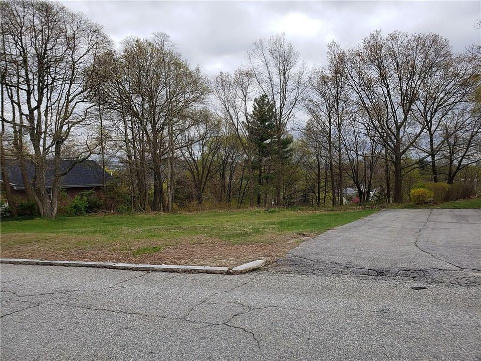 2nd image of 61 Smart St
