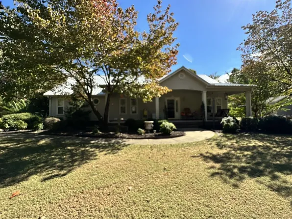 1825 Fairway Dr, Saulsbury, TN 38067