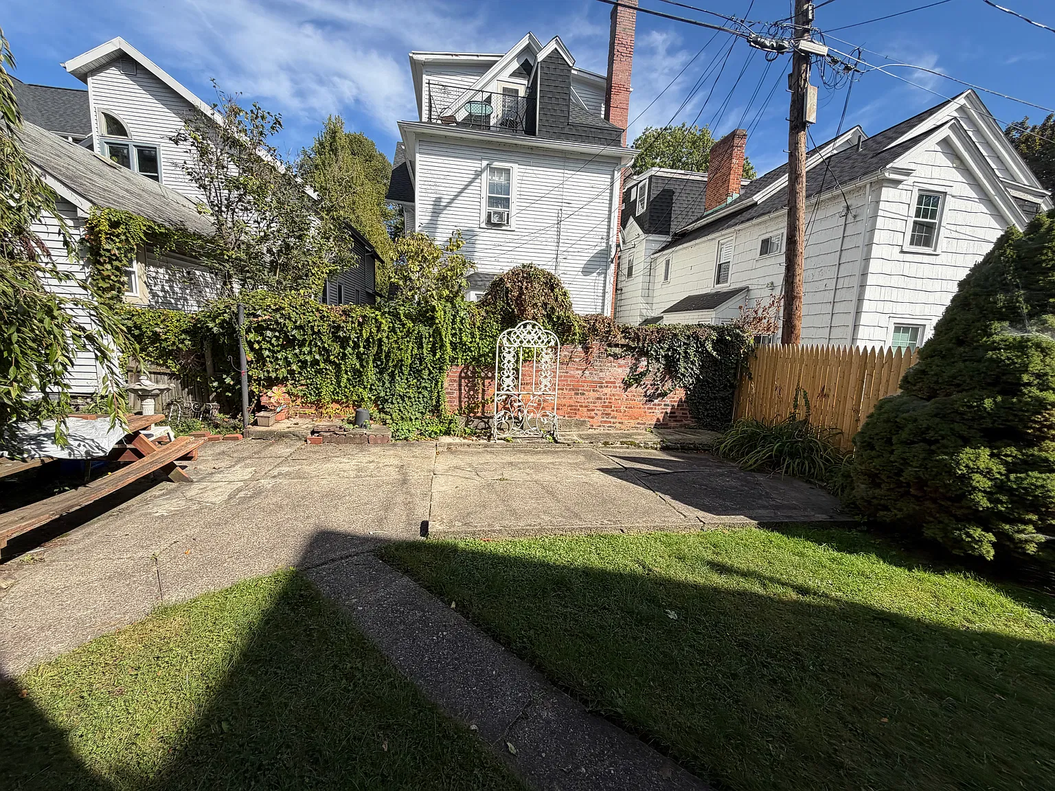 3 bed, 1300 sqft, $1,800 — Photo 3