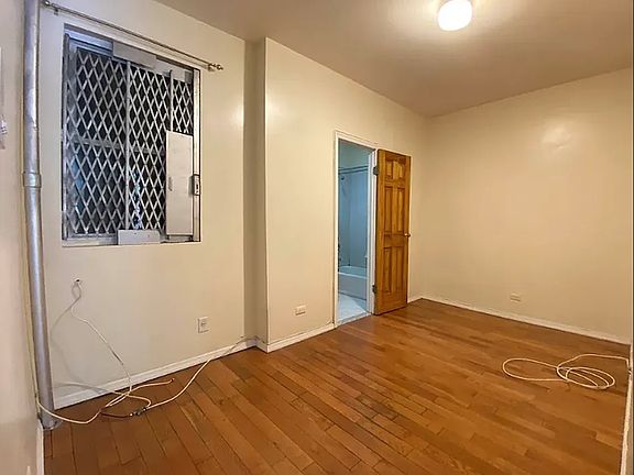 5th image of 725 9th Ave APT 1C