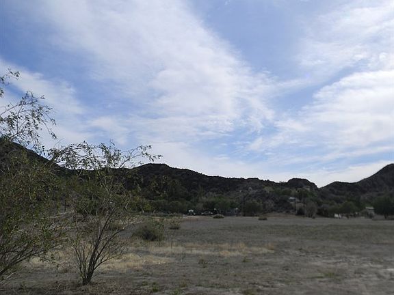 5th image of 15584 Sierra Hwy