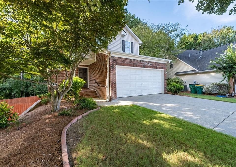 1st image of 200 Stoneforest Dr