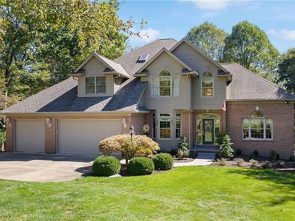 2nd image of 1296 Russell Dr NW