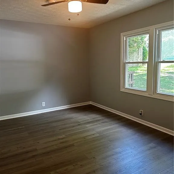 10790 Waters Rd — Photo 29
