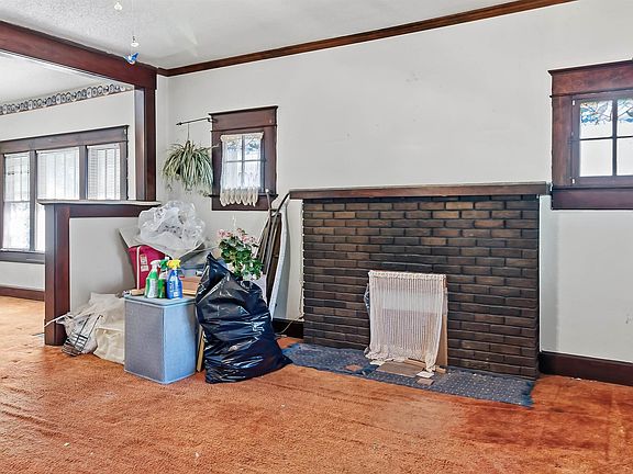 4th image of 616 W Nelson St