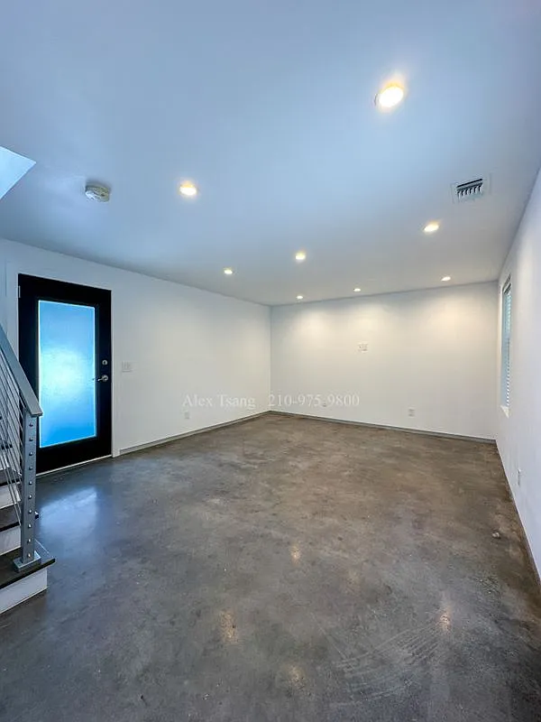 3 bed, 2.5 bath, 1996 sqft, $2,900 — Photo 4