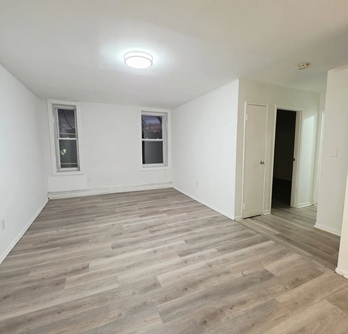 3 bed, 1000 sqft, $2,350 — Photo 4