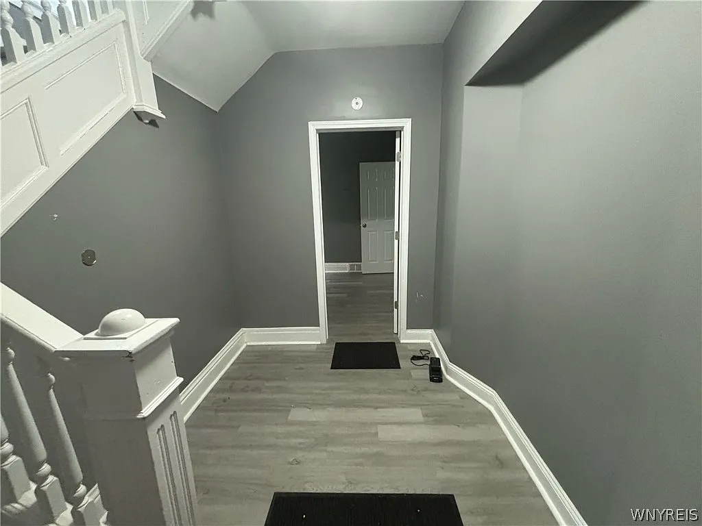 2 bed, 1.0 bath, 1104 sqft, $1,450 — Photo 3
