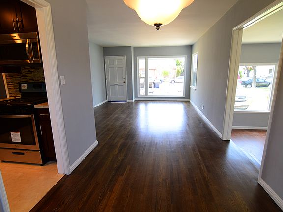 5th image of 12918 Belhaven Ave