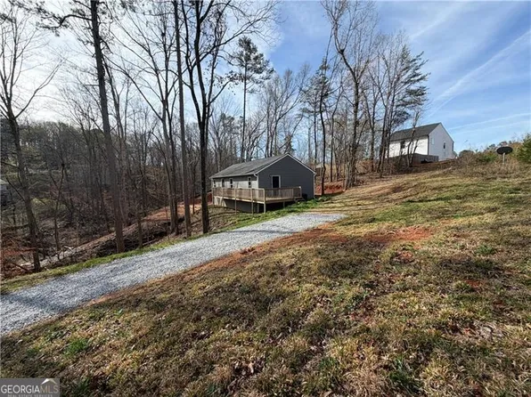 3662 Lakeview Dr, Gainesville, GA 30501