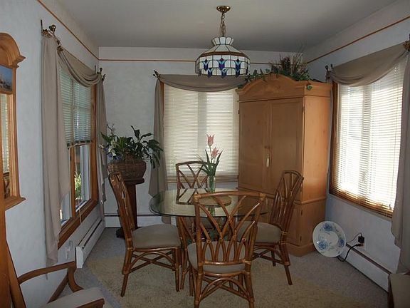 4th image of 413 Southdale Dr