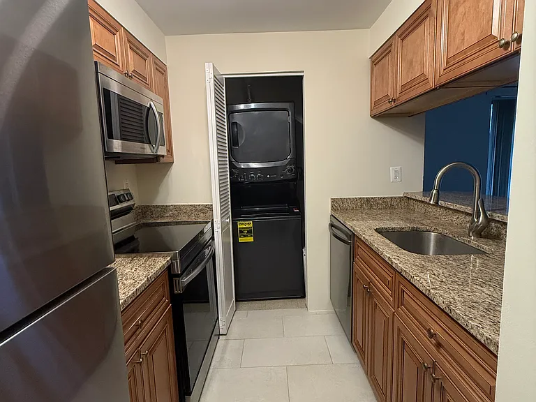 1020 N Stafford St #312 — Photo 14