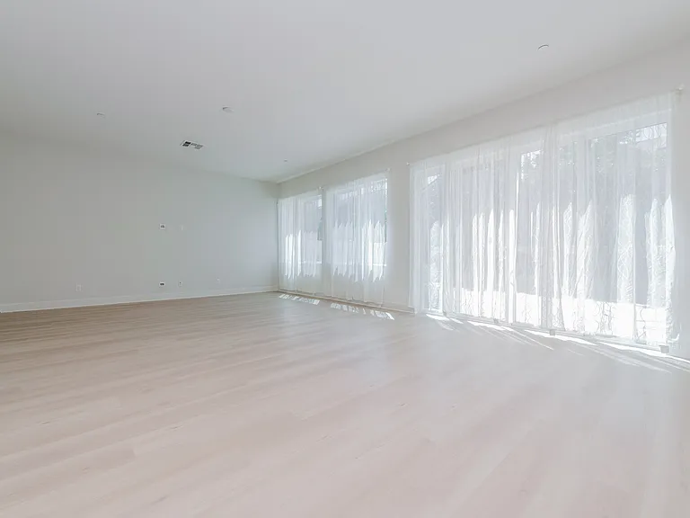 15870 Kingston Rd — Photo 12
