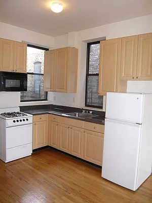 Rented by Glenmark Realty | media 3