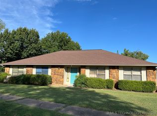 22 Fox Run Cir, Jenks, OK 74037