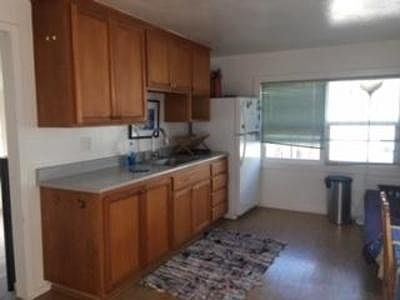 3rd image of 403 Loma Ave