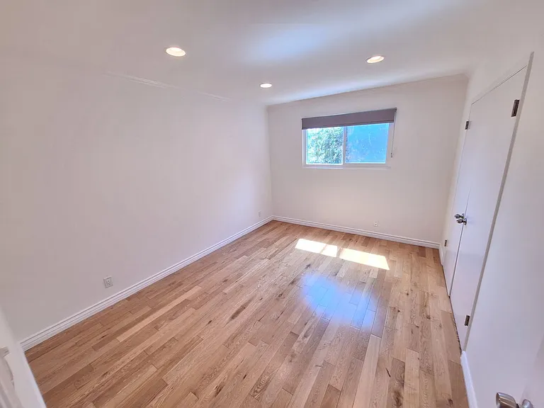 1515 S Beverly Glen Blvd #4 — Photo 7