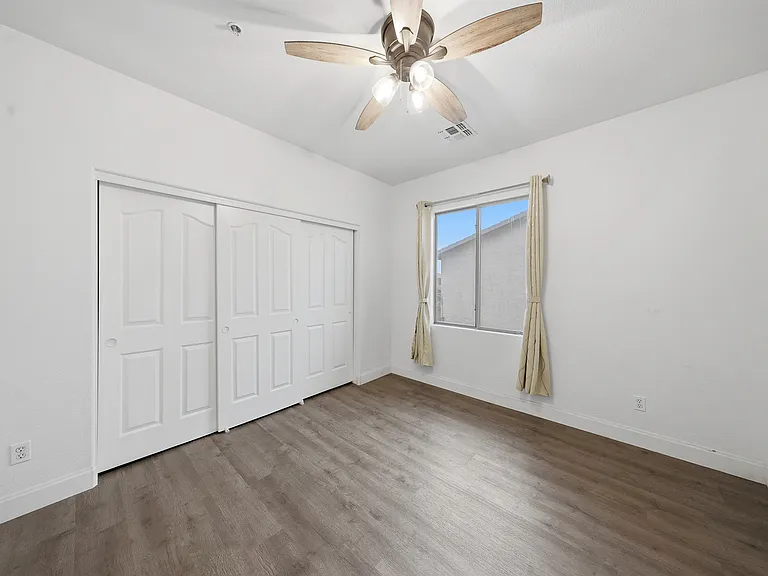 12175 W Chase Ln — Photo 31
