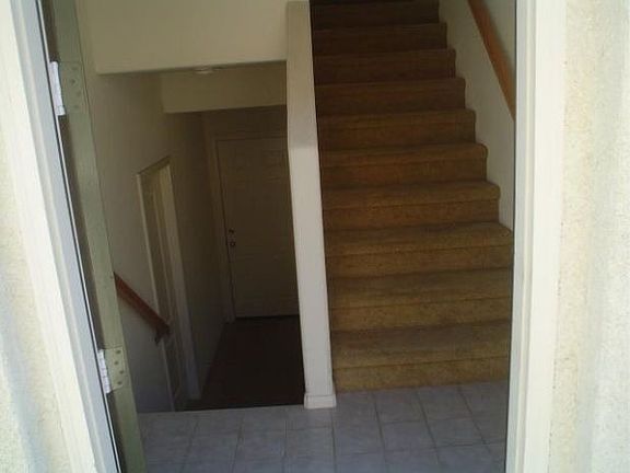 3rd image of 370 Plateau Ave