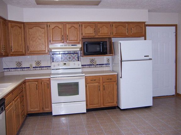 5th image of 364 Kensington Pl