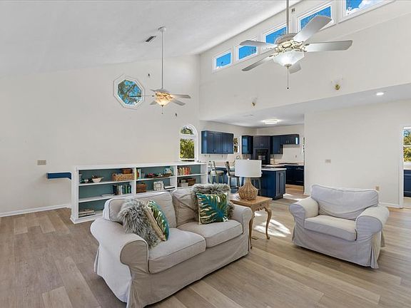 3rd image of 16431 SW 120th Pl