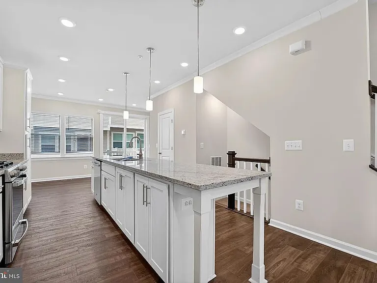 8041 Baxter St — Photo 10