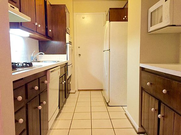 3rd image of 10500 Rockville Pike Unit 1025