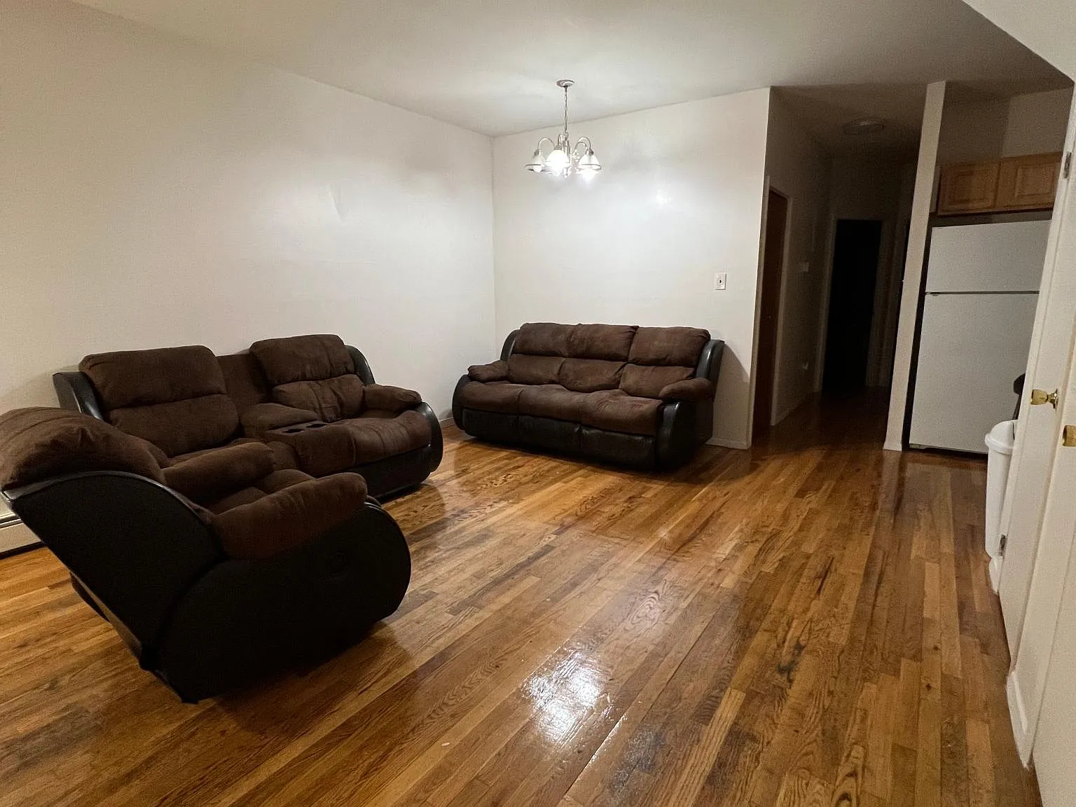 2 bed, 800 sqft, $2,100 — Photo 2