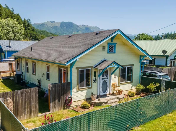 380 3rd Ave, Powers, OR 97466