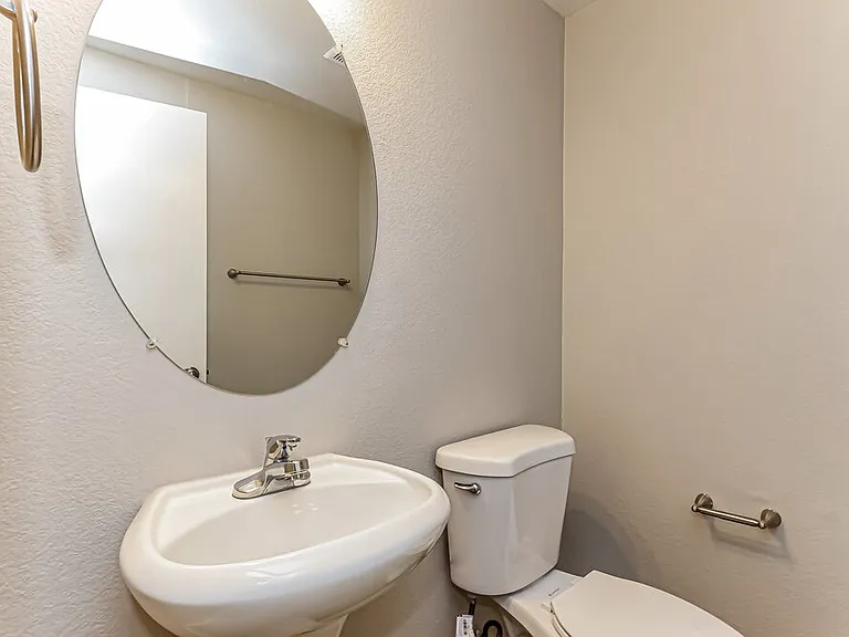 570 Swiss Cottage Ave — Photo 16