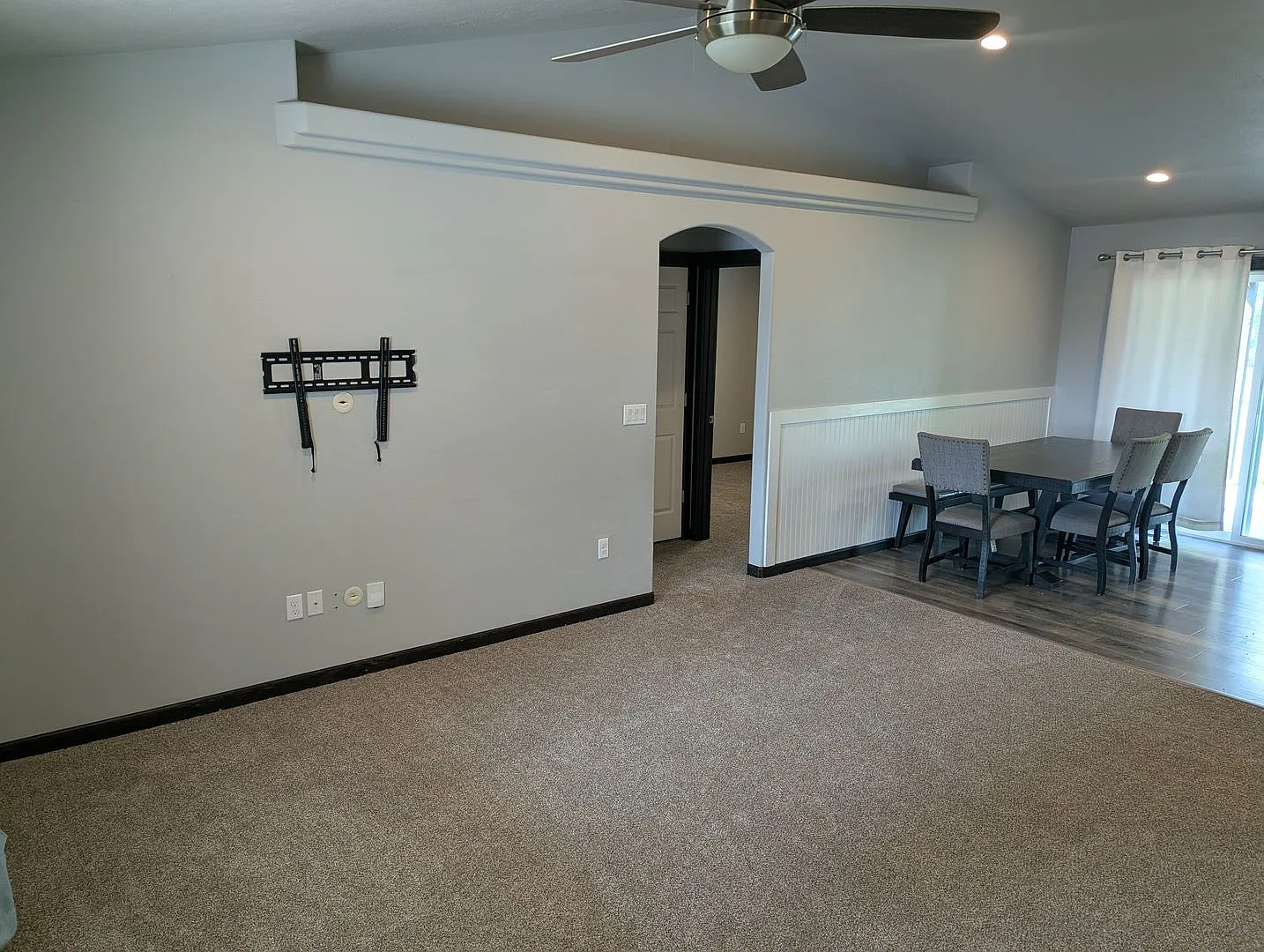 Lovely 3 bedroom 2 bath home for rent in Rathdrum. — Photo 2