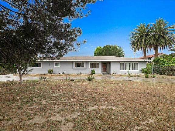 5th image of 10645 De Soto Ave