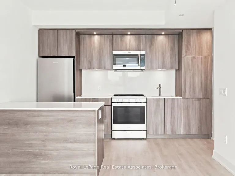 25 Cordova Ave #1812 — Photo 3