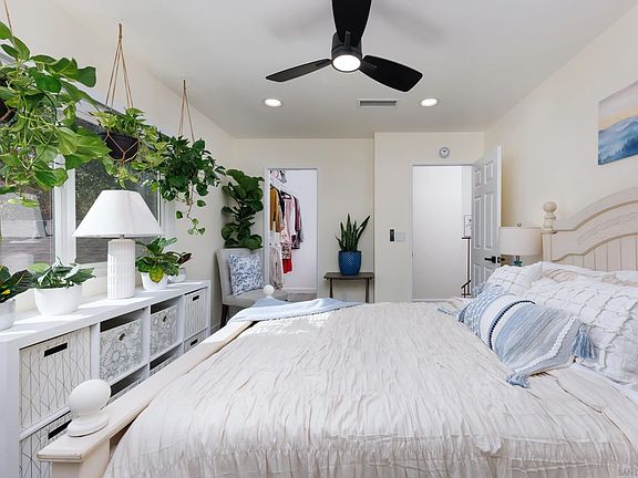 3rd image of 12108 Wintergreen Dr Unit 3