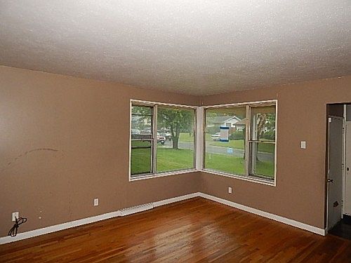 2nd image of 2227 Hollis Dr