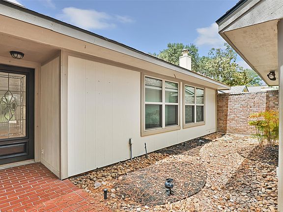 4th image of 3303 Valley Gardens Dr