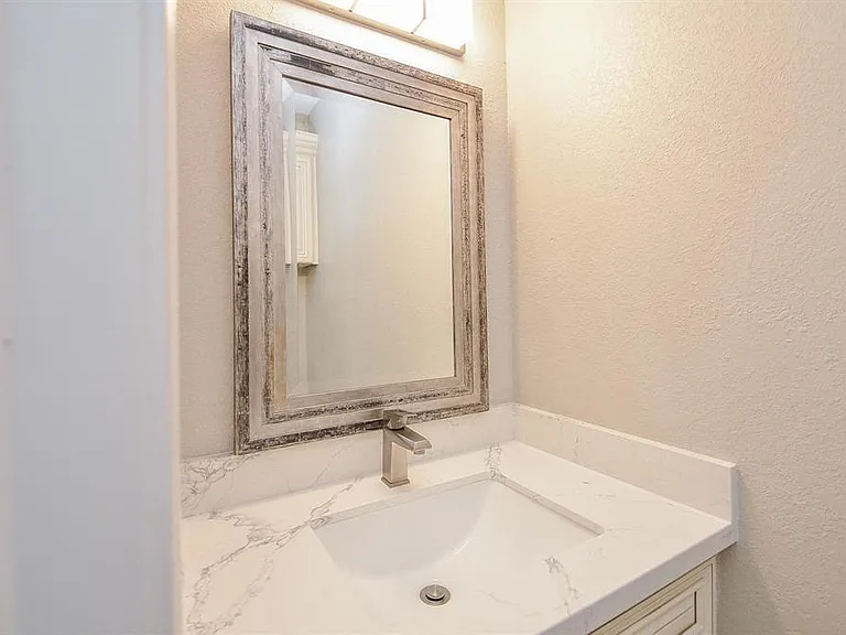 15735 Tanya Cir — Photo 40
