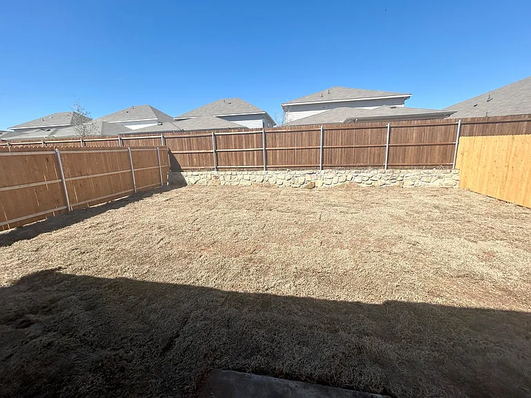 1920 Aves Glen Ln — Photo 12