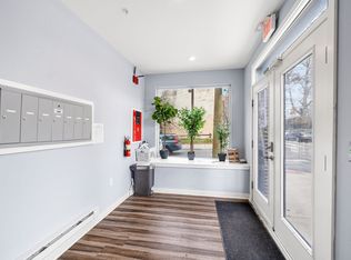 Residence 27, Philadelphia, PA 19121