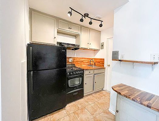 3rd image of 633 W 142nd St APT 4R