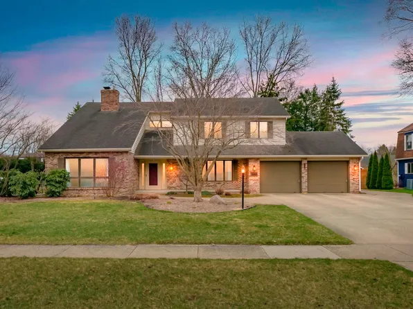 1448 Mulberry Ln, Saint Joseph, MI 49085