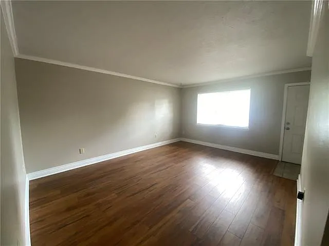 2 bed, 1.0 bath, 950 sqft, $1,350 — Photo 3