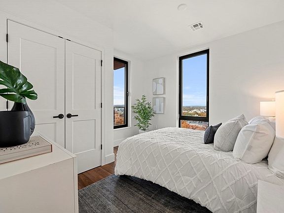 3rd image of 1515 Commonwealth Ave #6