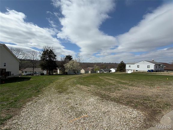 2nd image of 1083 Bieker Rd