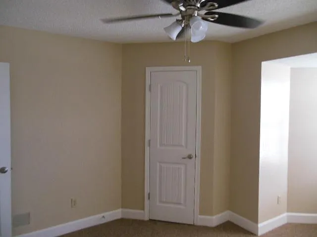 605 NE English Manor Dr #A — Photo 12